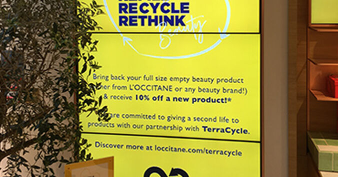 2025年までにすべてのロクシタンのボトルが100％リサイクルプラスチックで作られていること、またすべての直営店舗でリサイクルサービスを提供すること。